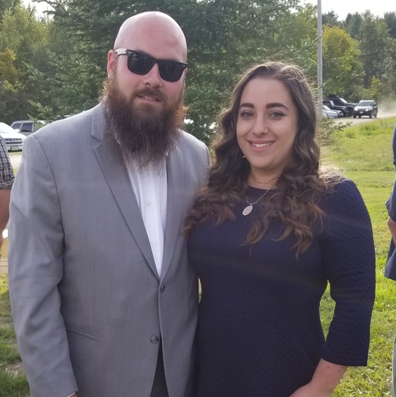 Meet your Posher, Stephanie - Picture 2 of 8